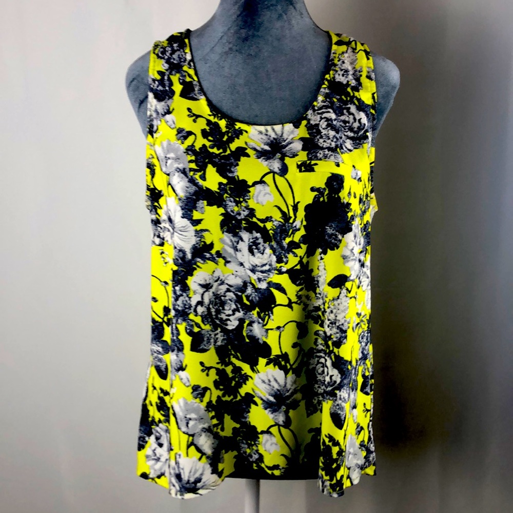 inLUV sleeveless floral top Size L